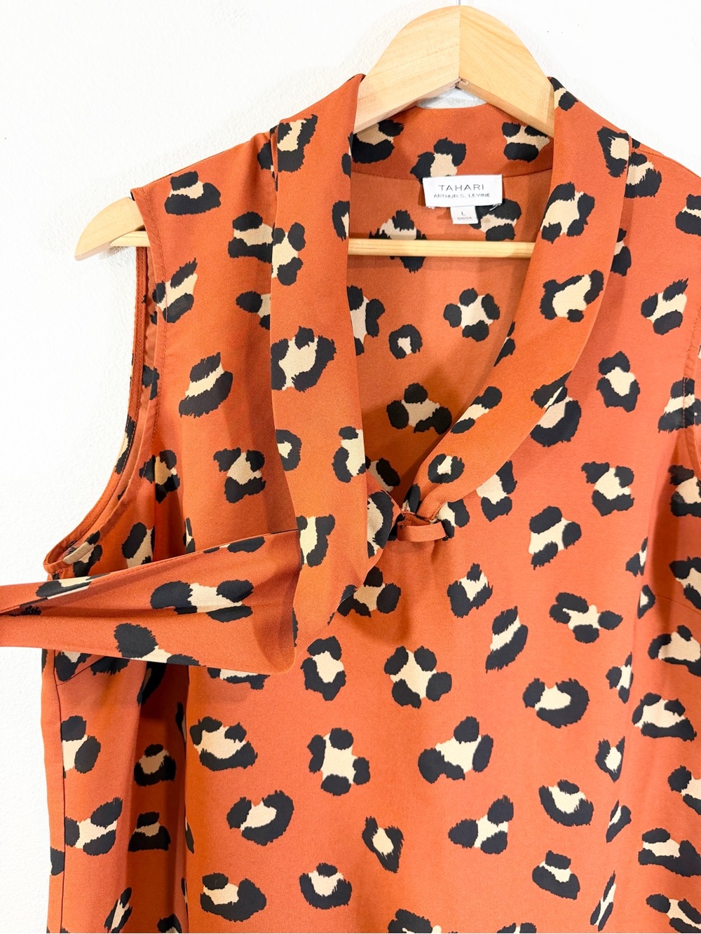 Tahari ASL Orange Leopard Print Blouse Size L Sleeveless Tie Neck Office Casual - Picture 3 of 7